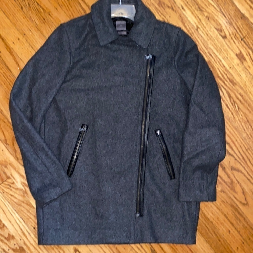 𝅺GAP size small gray wool coat with black leather trim on zippers